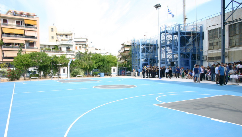 Παραδόθηκε στη νεολαία το νέο ανοιχτό γήπεδο καλαθοσφαίρισης